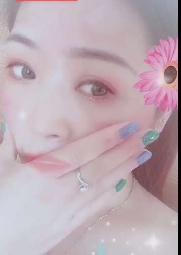 石狮篮球场对面，好多妹子啊，就